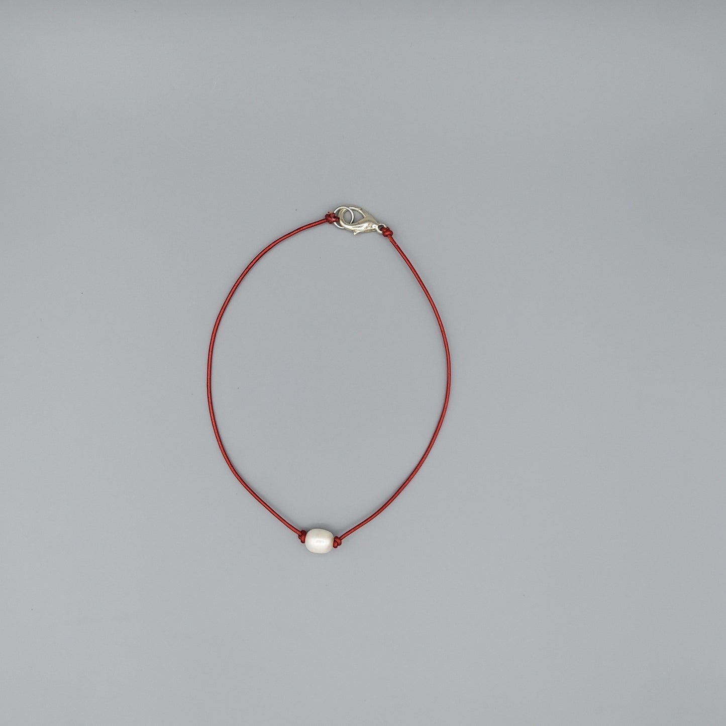 Single Pearl Choker-Red Metallic Leather
