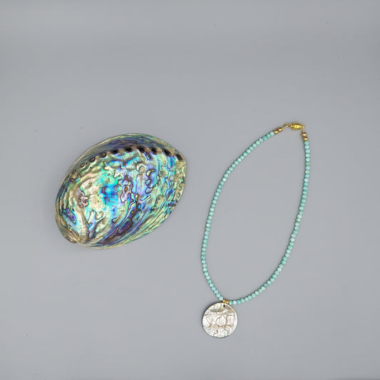 Lotus Mother-Of-Pearl Pendant Shell Bead Necklace