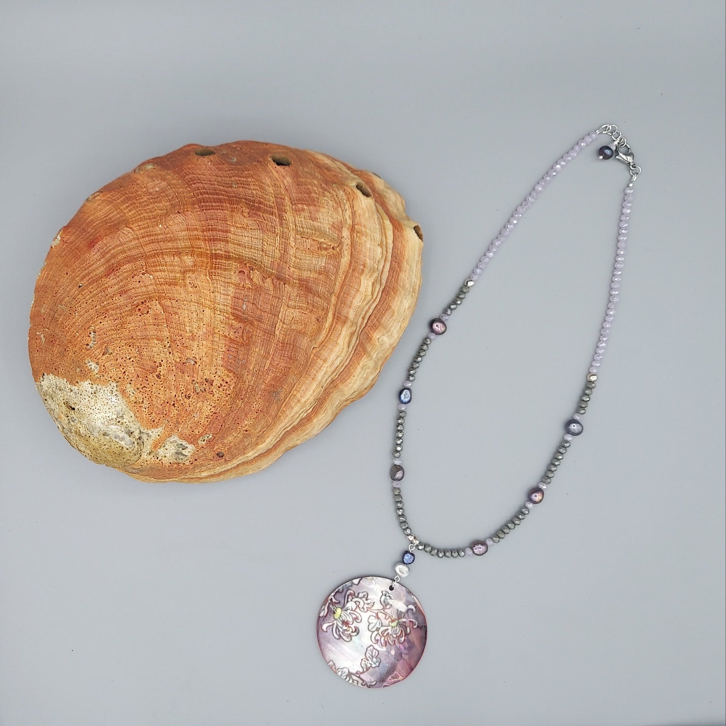 Gray/Red Mother-Of-Pearl Pendant Necklace w/Freshwater Pearls
