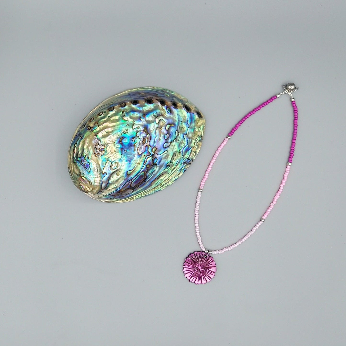 Pink Ombre Necklace w/Mother-Of-Pearl Flower Pendant