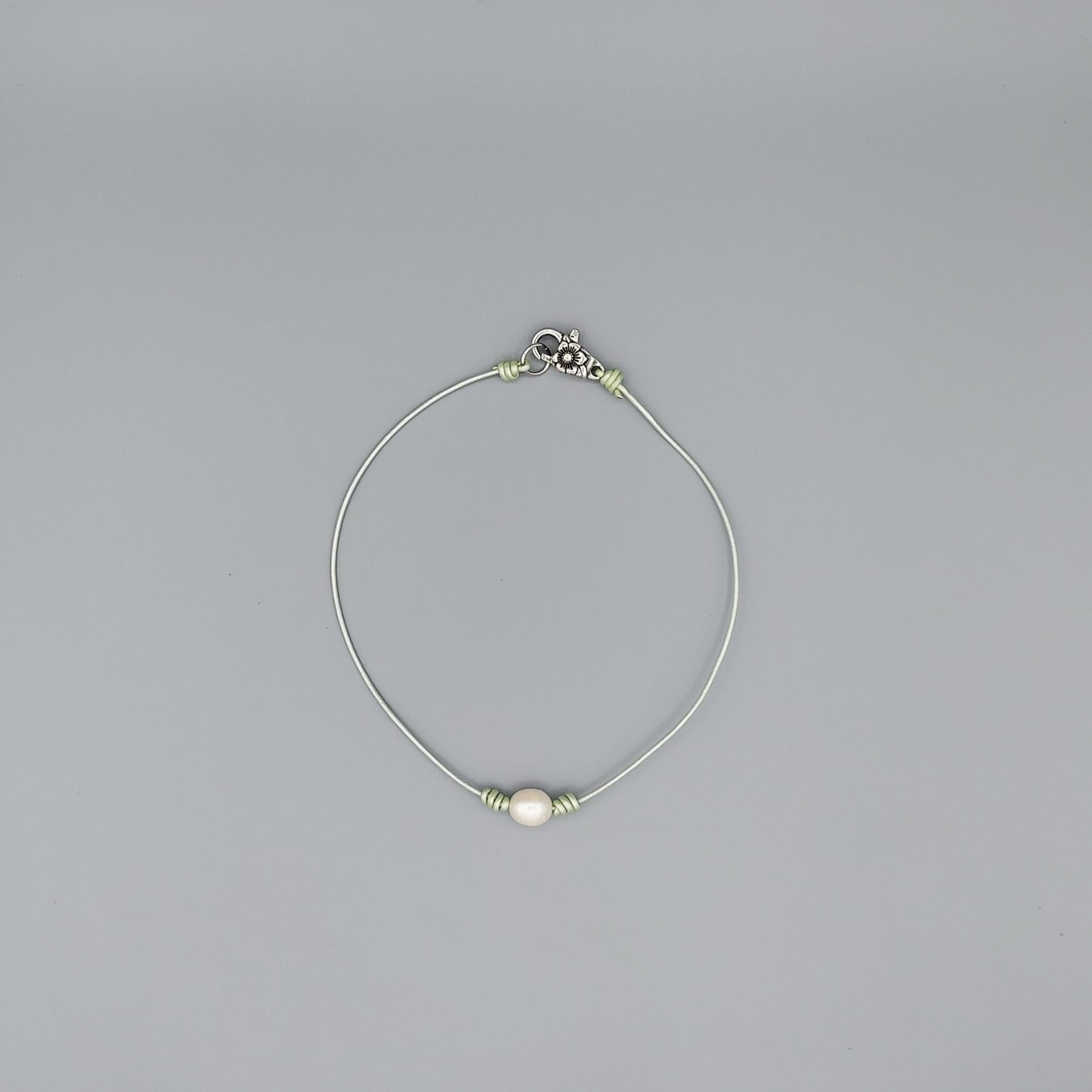 Single Pearl Choker-Metallic Mint Leather Cord